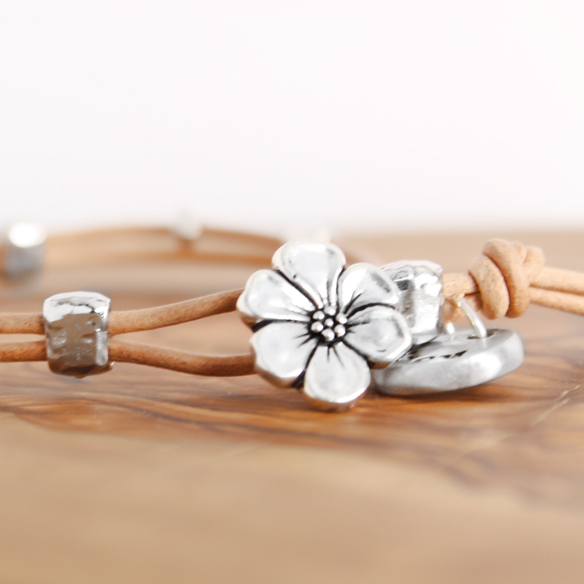 Leather Bloom Bracelet 